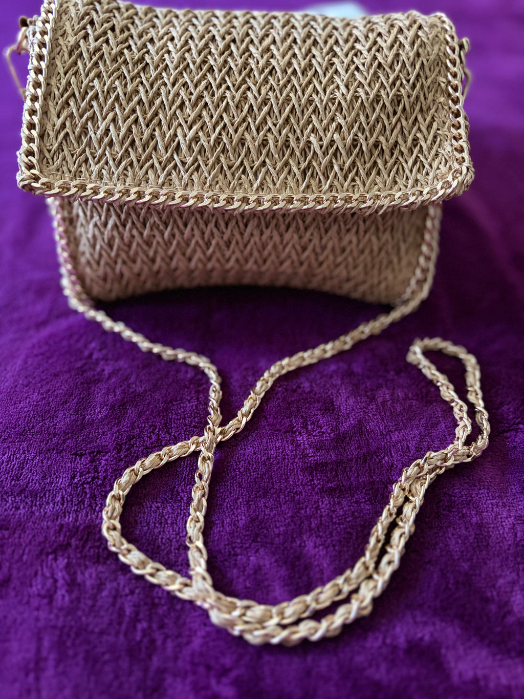 Bolso Rafia Cadena Dorada
