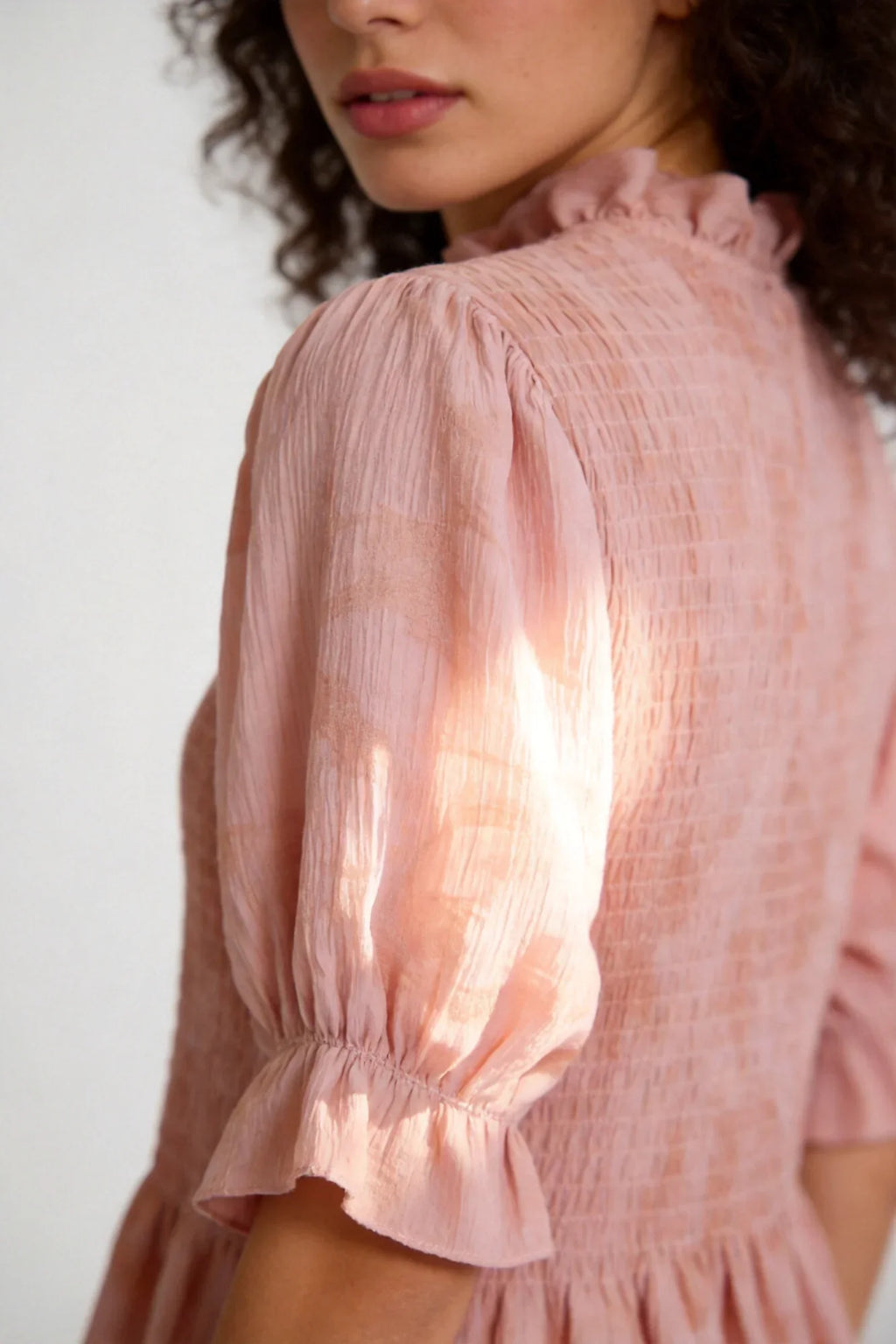 Blusa Textura Rosa manga corta tejido fluido - Zeyala