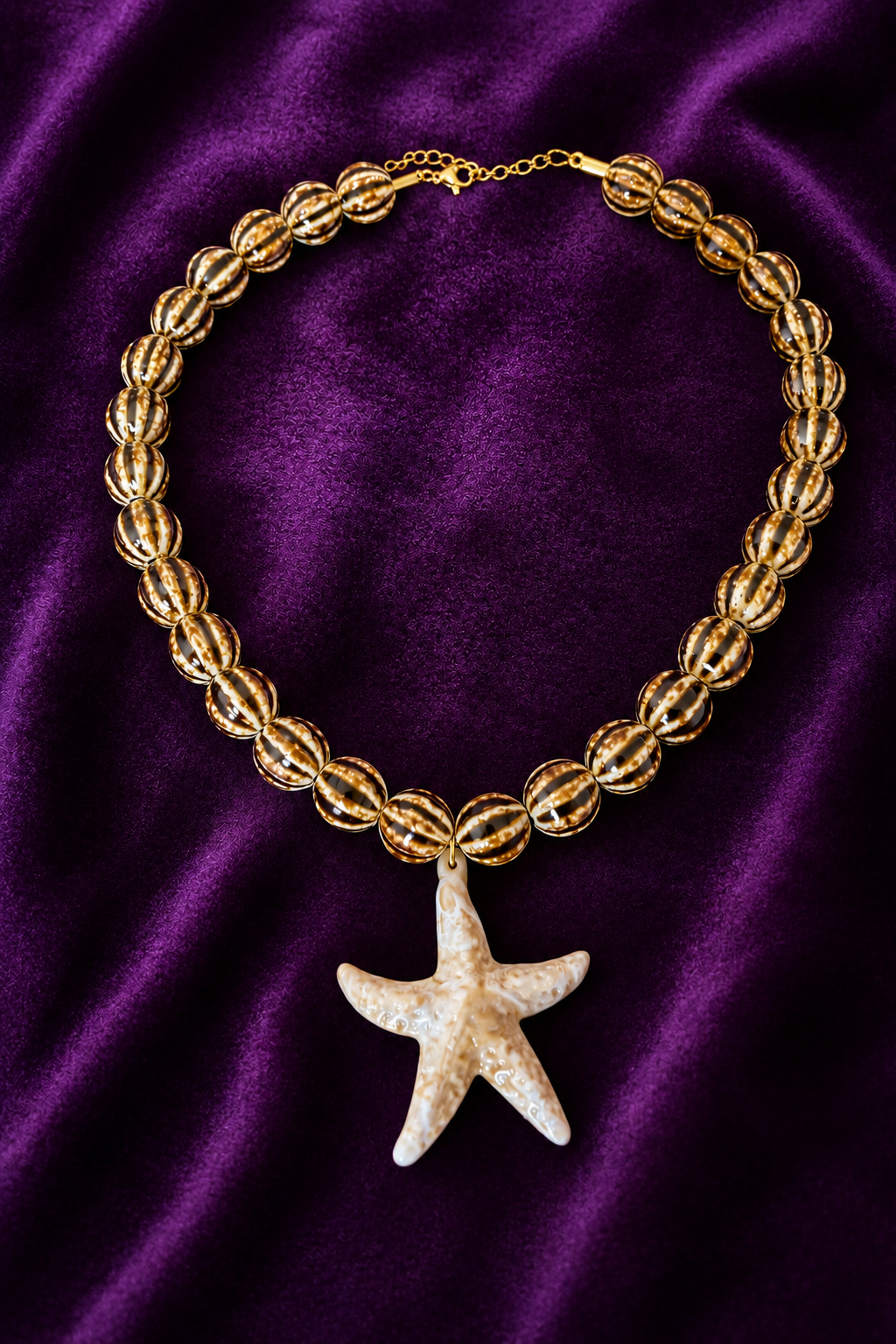 Collar artesanal de cerámica con estrella de mar marfil, inspiración marina | Zeyala
